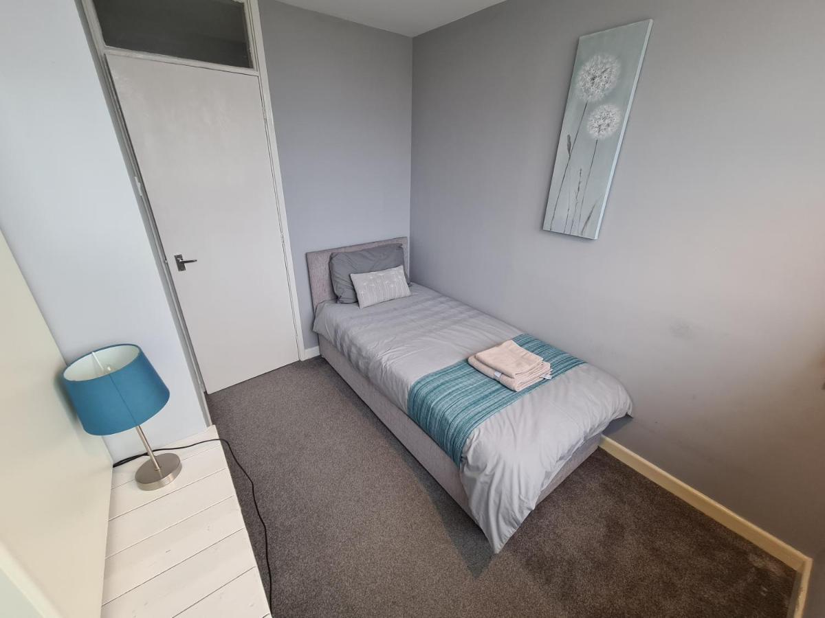 3 Bedroom Apartment Coventry - Hosted By Coventry Accommodation 外观 照片