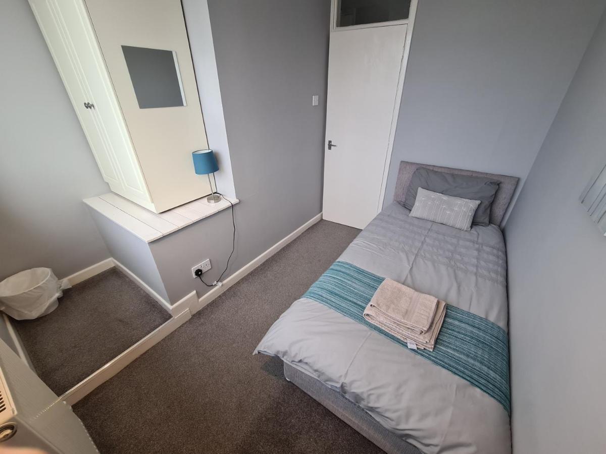3 Bedroom Apartment Coventry - Hosted By Coventry Accommodation 外观 照片